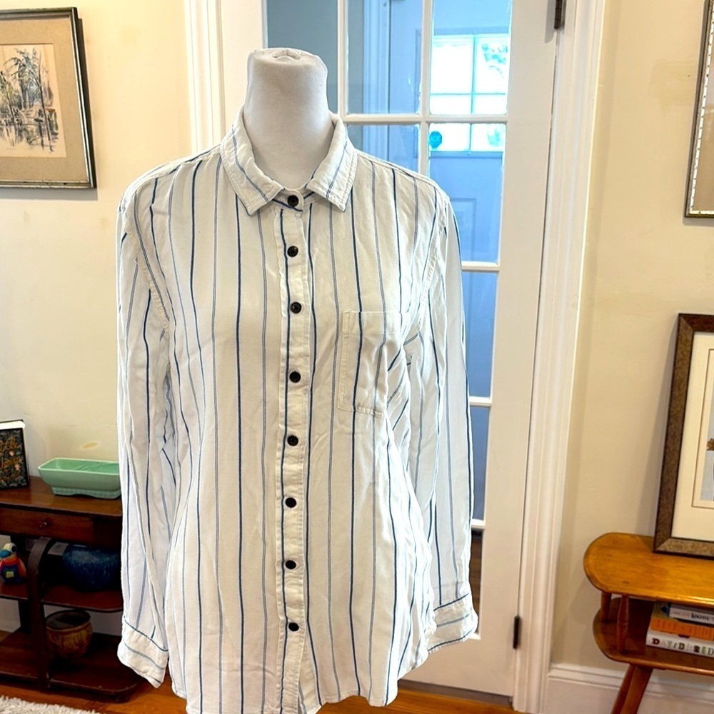 Jach’s Girlfriend Blue and White Striped Rayon long sleeve Women’s Shirt. Size M